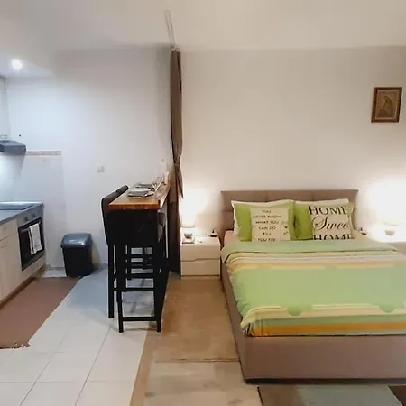 Brand New Entire Place In Center Of Zemun Белград